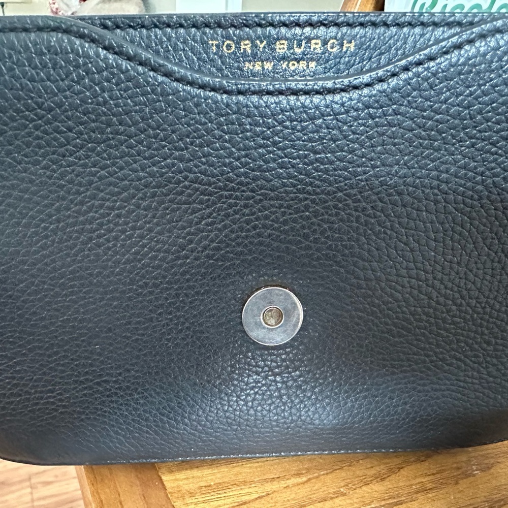 Tory Burch Black Britten Pebbled Leather Crossbody Bag - Picture 4 of 6